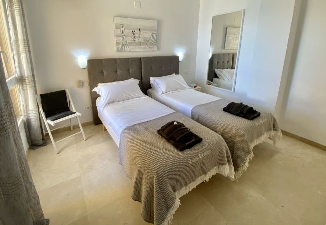 Apartamento en Estepona - Los Reales 8B Apartamento en Estepona - Los Reales 8B