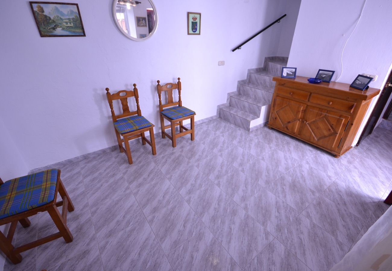 Country house in Casares - R171-00258